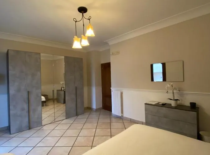 بيت ضيافة Palazzo Excelsus 4*